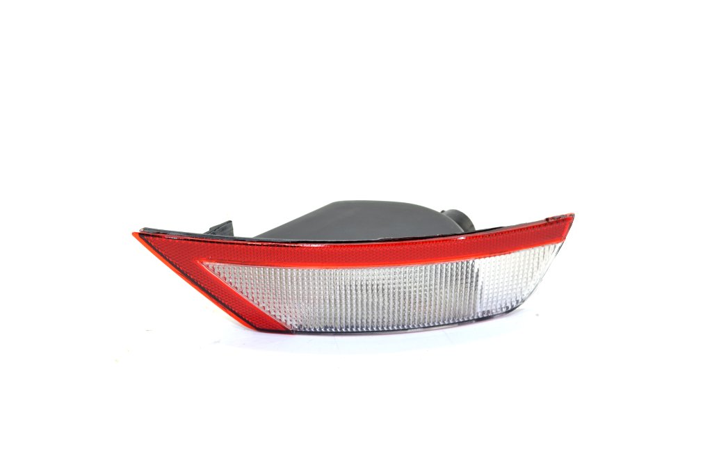 Фонарь задний в бампер правый