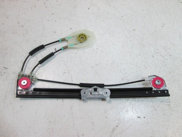 Стеклоподъемник электр. задний правый