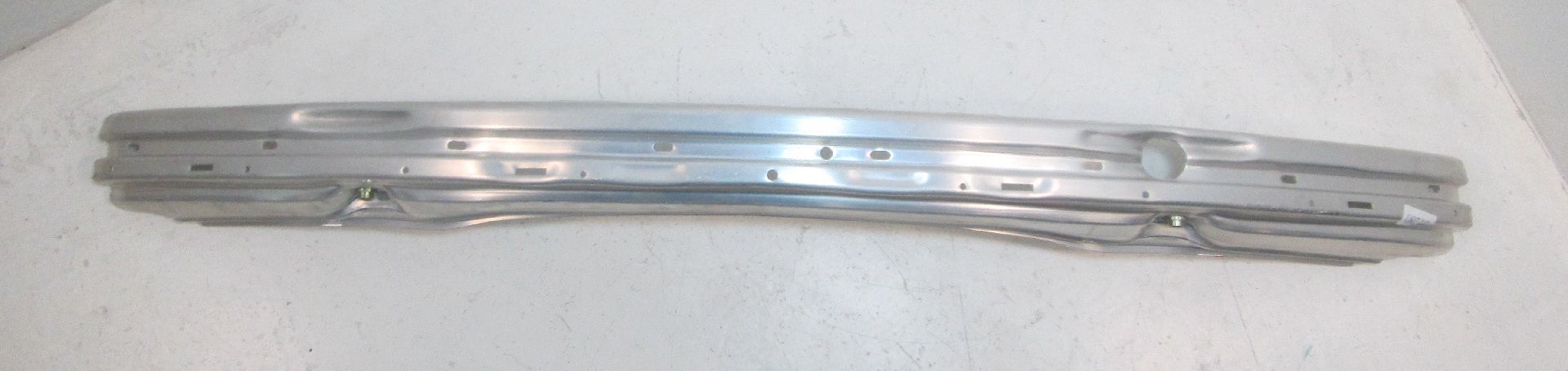 Усилитель переднего бампера