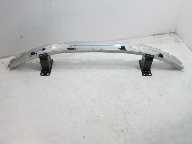 Усилитель переднего бампера