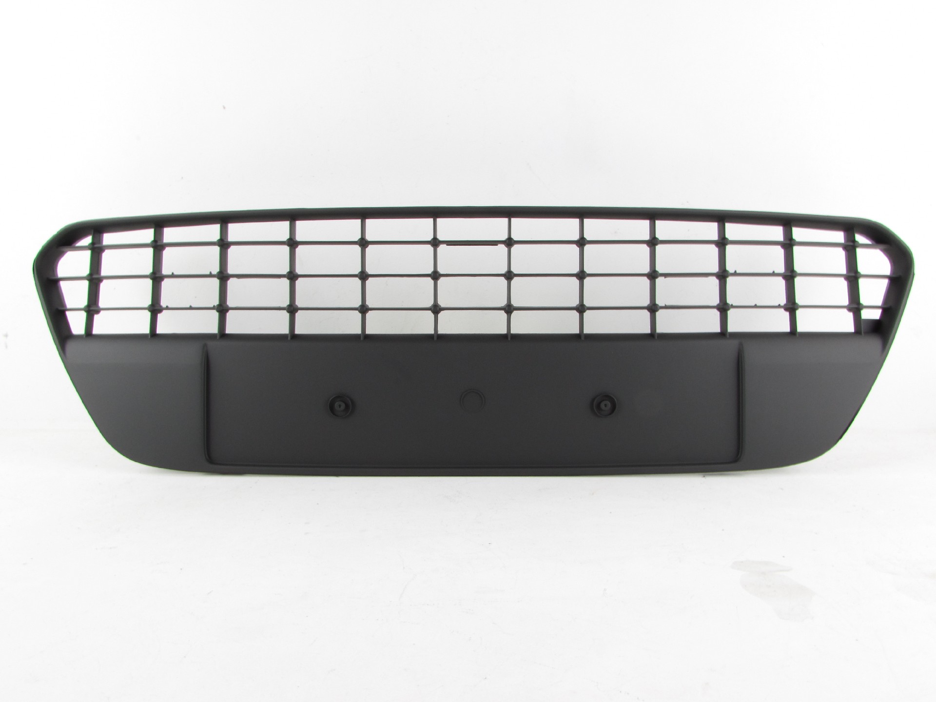 Решетка в бампер центральная