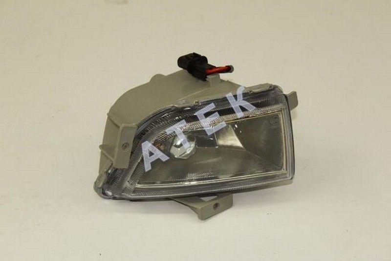 Фара противотуманная правая