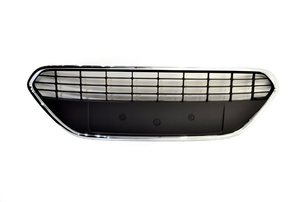 Решетка в бампер центральная