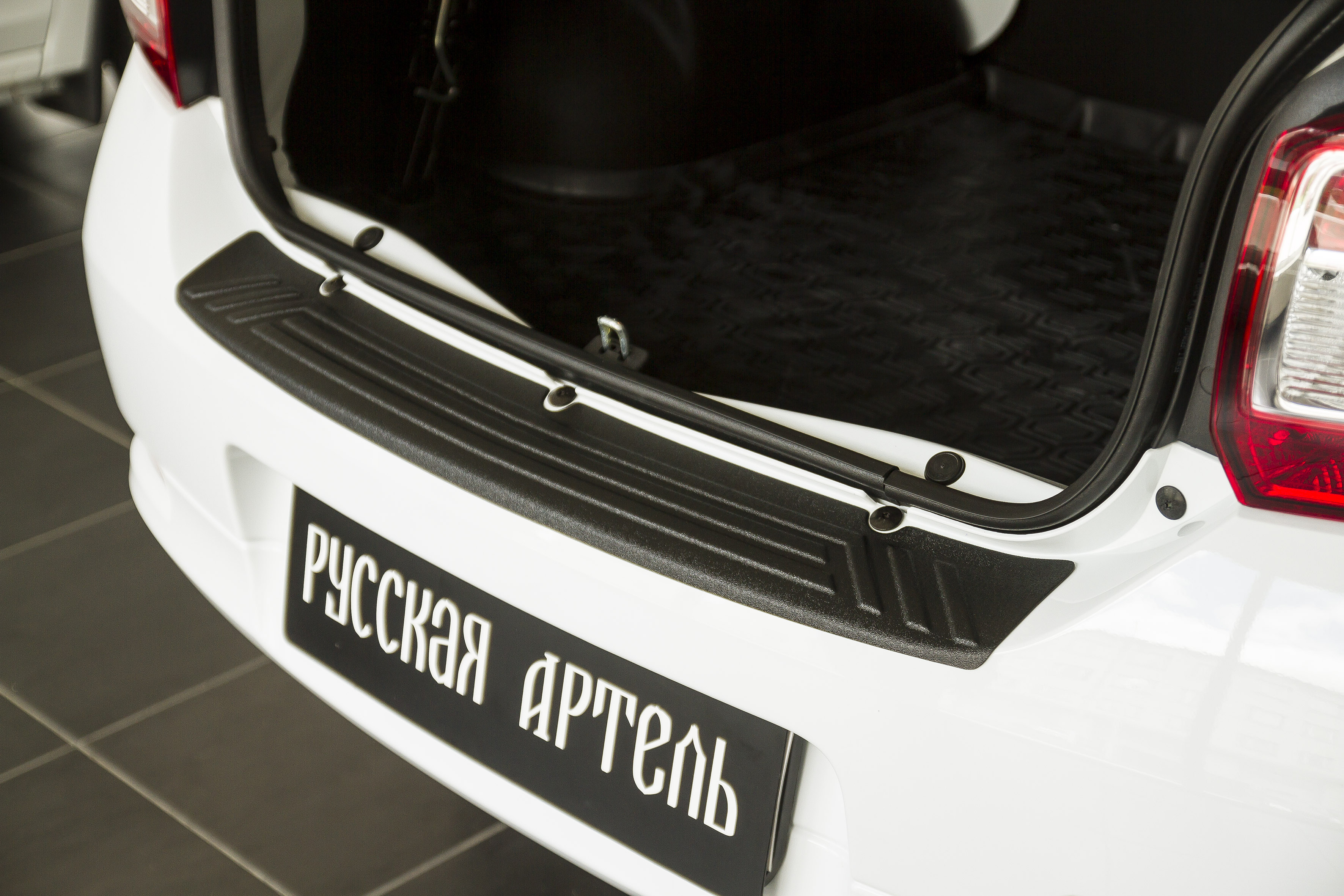 260947178r. Накладки бампера рено логан 2. Накладка на задний бампер рено логан 2. Задний бампер рено логан 2. Накладки на задний бампер логан 1.