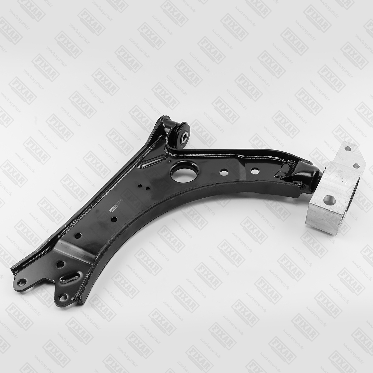 Рычаг передний левый