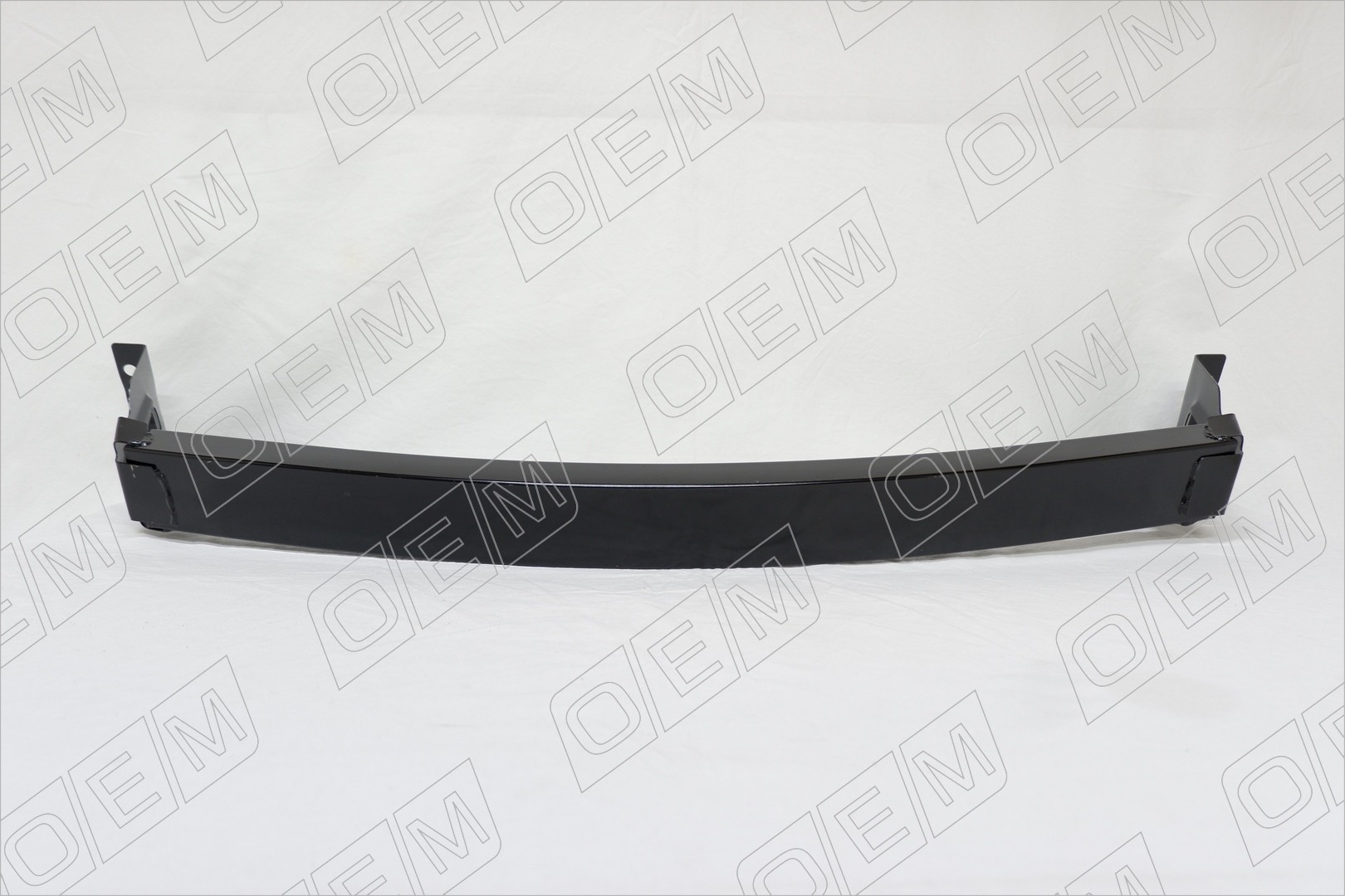 Усилитель переднего бампера