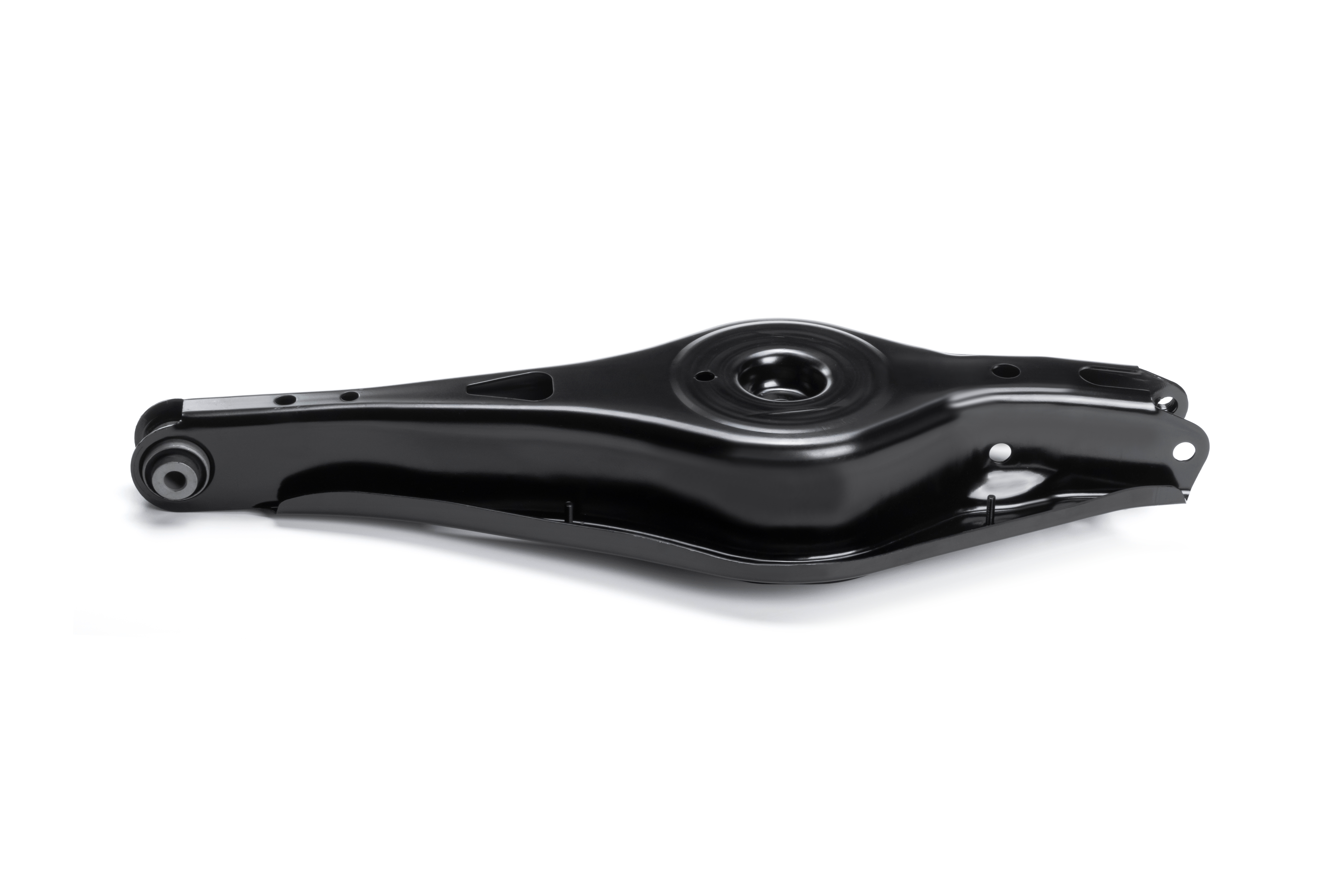 Рычаг задний поперечный левый