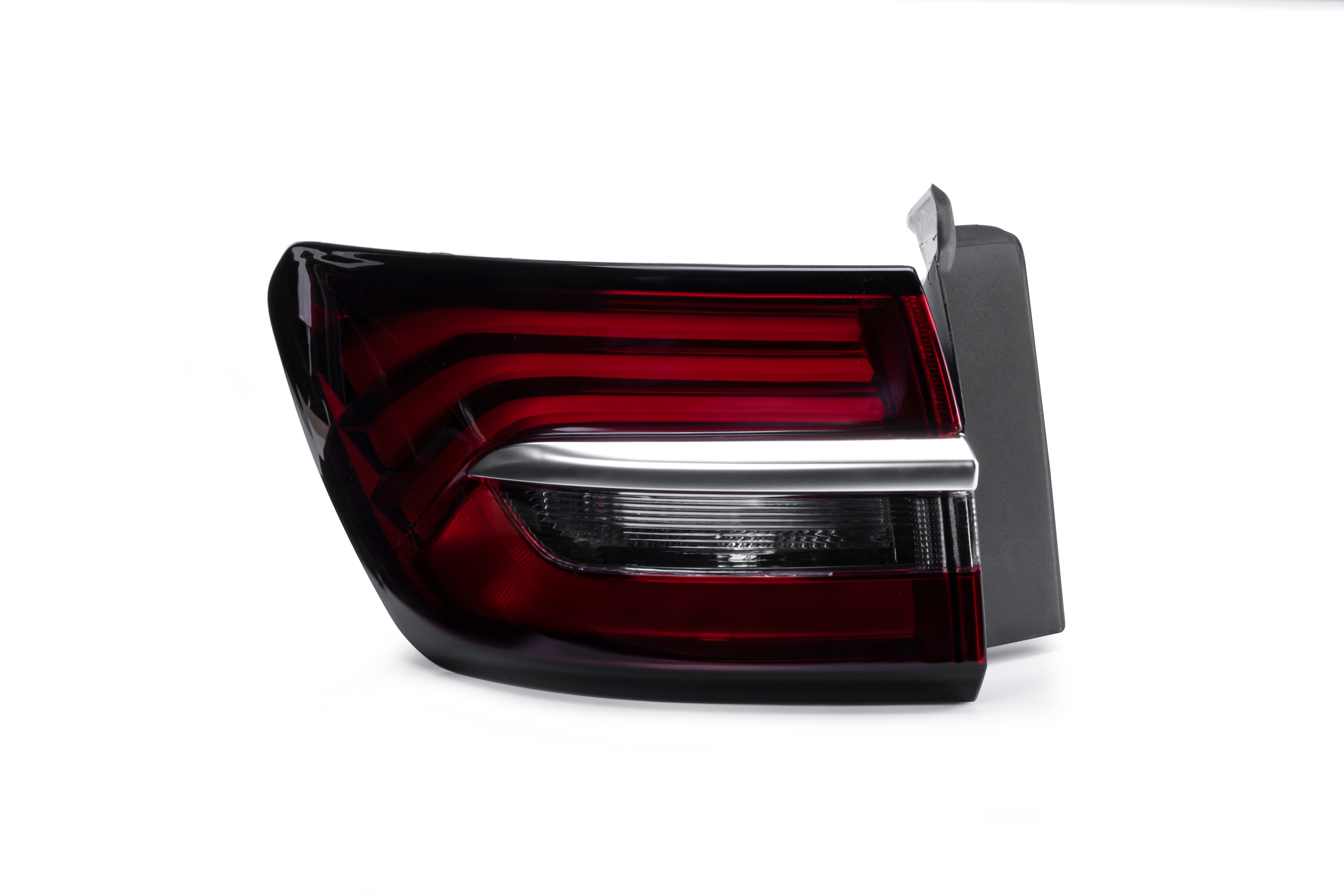 Фонарь задний наружный левый