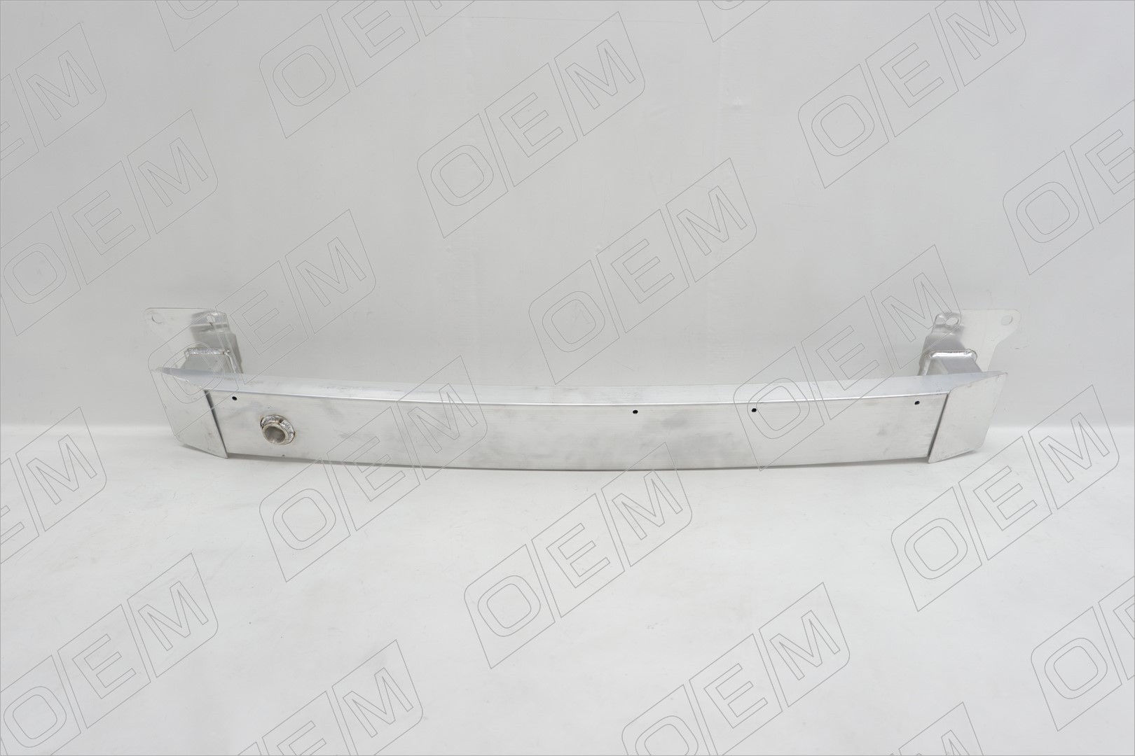 Усилитель переднего бампера