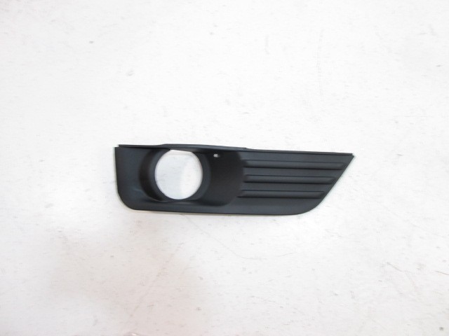 Решетка в бампер правая