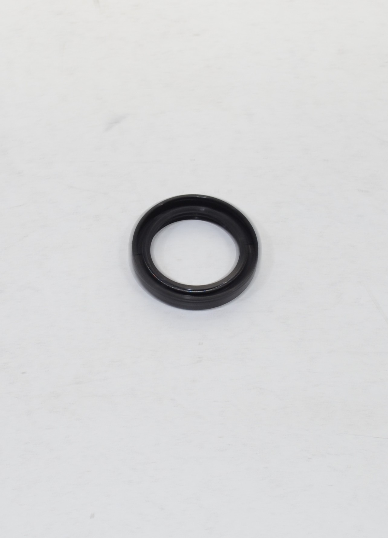 Сальник распредвала передний