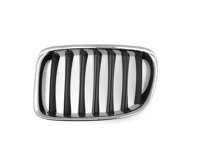 Решетка радиатора левая