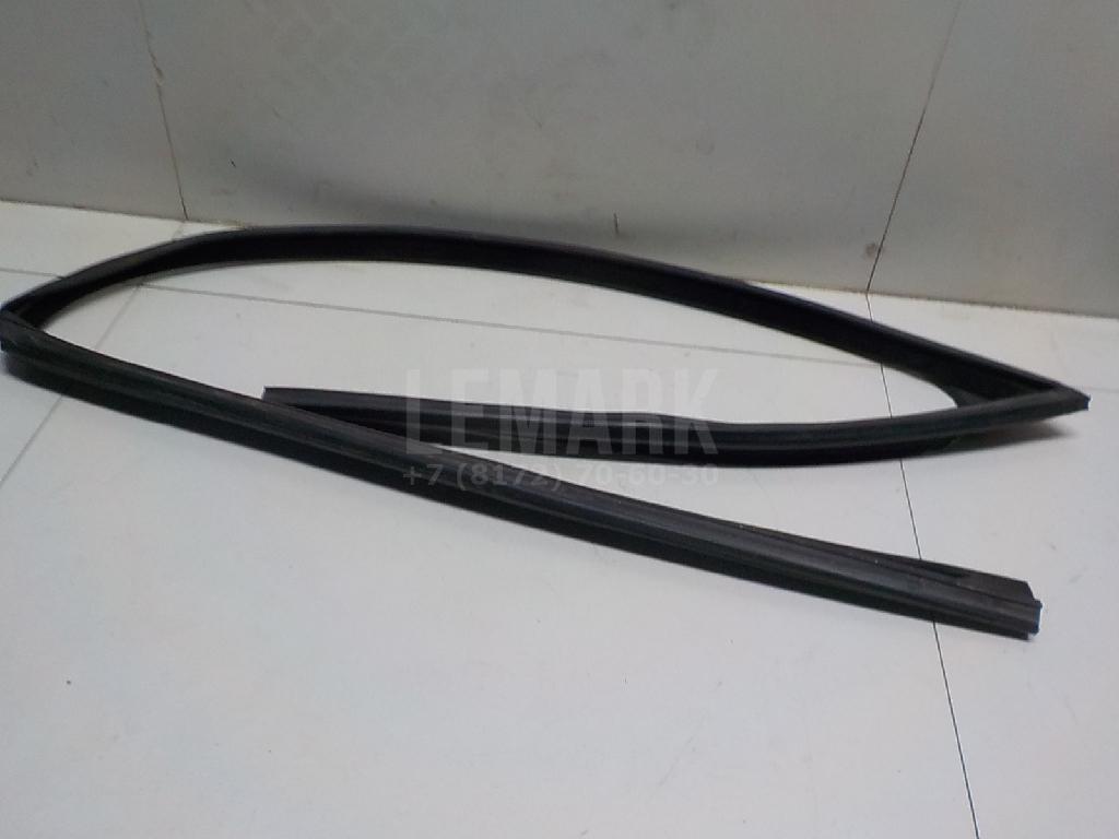 Уплотнитель стекла двери для  BMW X5 E70 2007-2013
