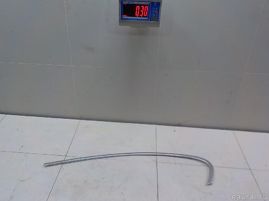 Накладка стекла заднего левого