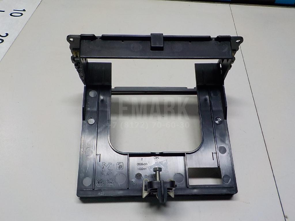 Рамка магнитолы для  Ford Focus II 2005-2008