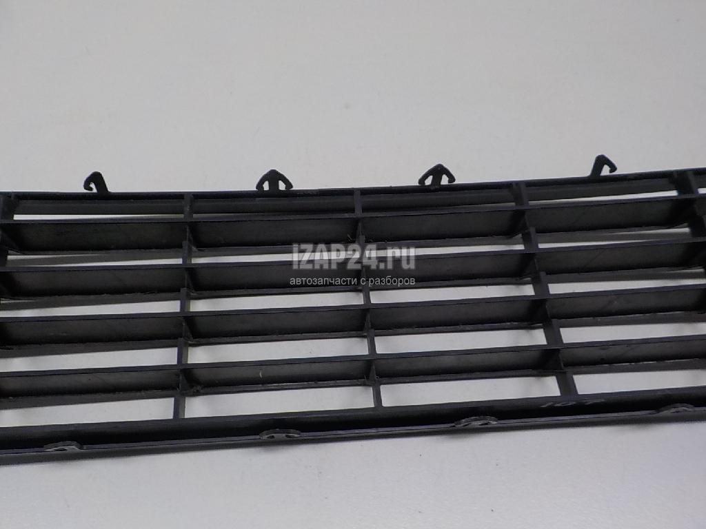 1K08536779B9 Решетка в бампер центральная VAG Golf V (2003 - 2009)