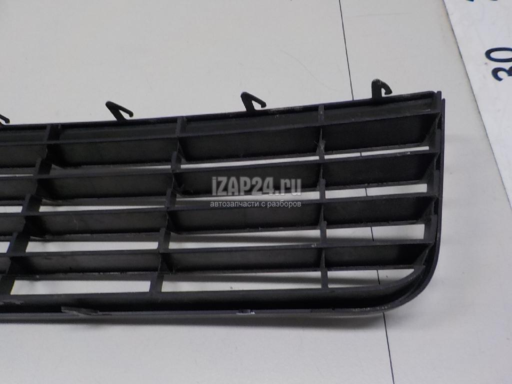 1K08536779B9 Решетка в бампер центральная VAG Golf V (2003 - 2009)