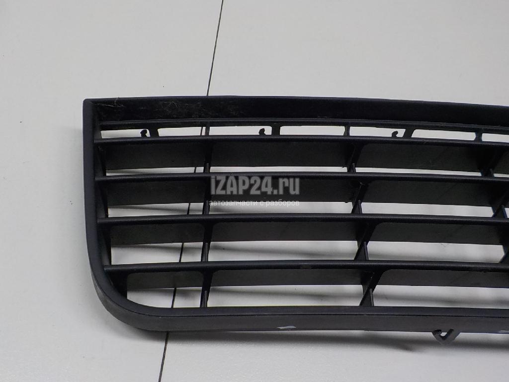 1K08536779B9 Решетка в бампер центральная VAG Golf V (2003 - 2009)
