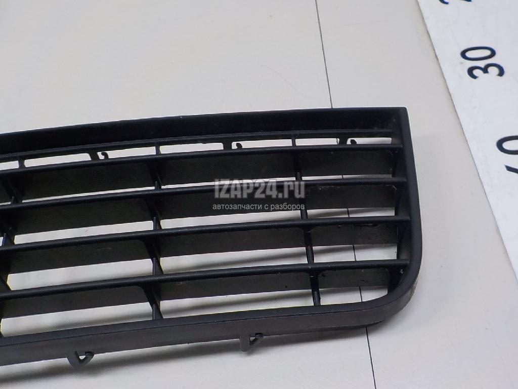 1K08536779B9 Решетка в бампер центральная VAG Golf V (2003 - 2009)