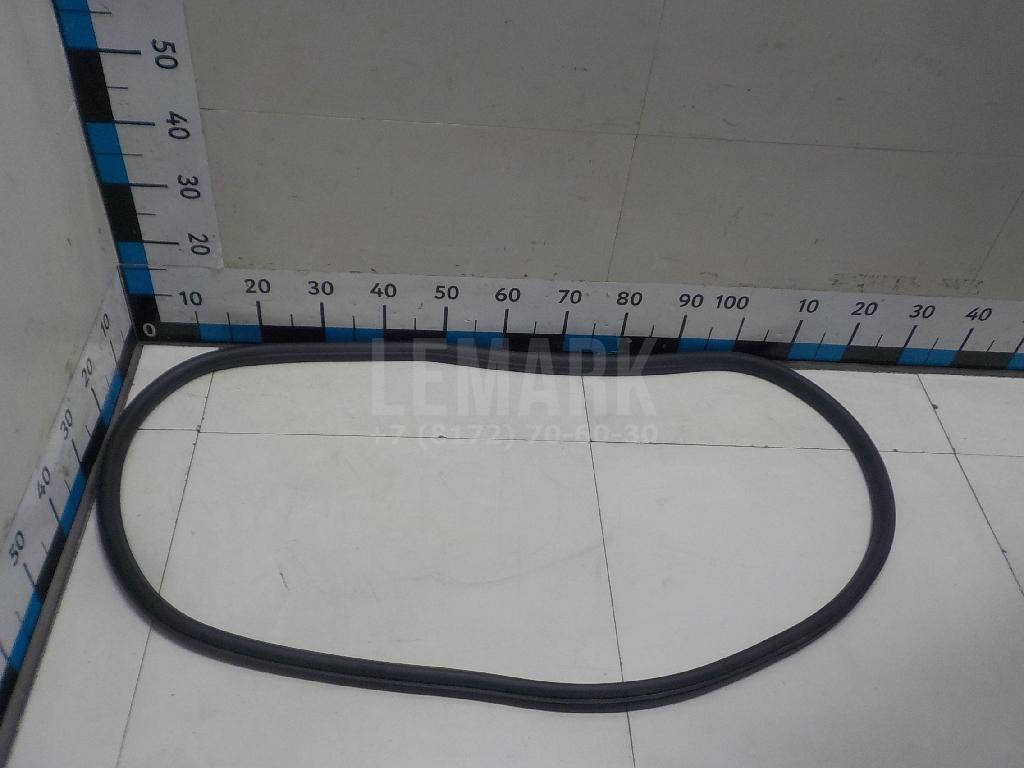 Уплотнитель двери 13260047 GM