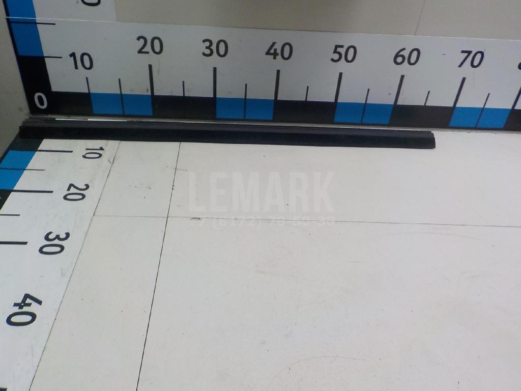Накладка стекла заднего правого