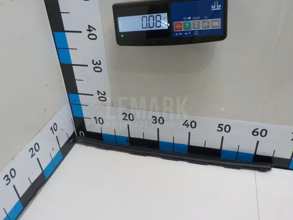 Накладка стекла заднего левого 82835JG000 Nissan