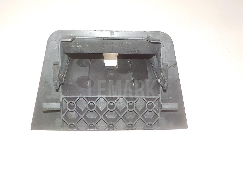 Кожух замка багажника для  Audi 80/90 [B2] 0-1986