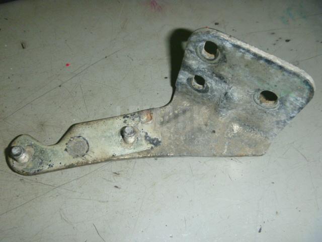 Кронштейн крепления двери для  Ford C-MAX 2003-2010