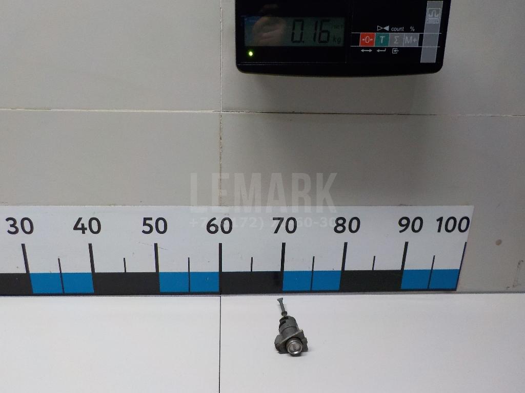 Вставка замка двери прав. 819802YA00 Hyundai-Kia