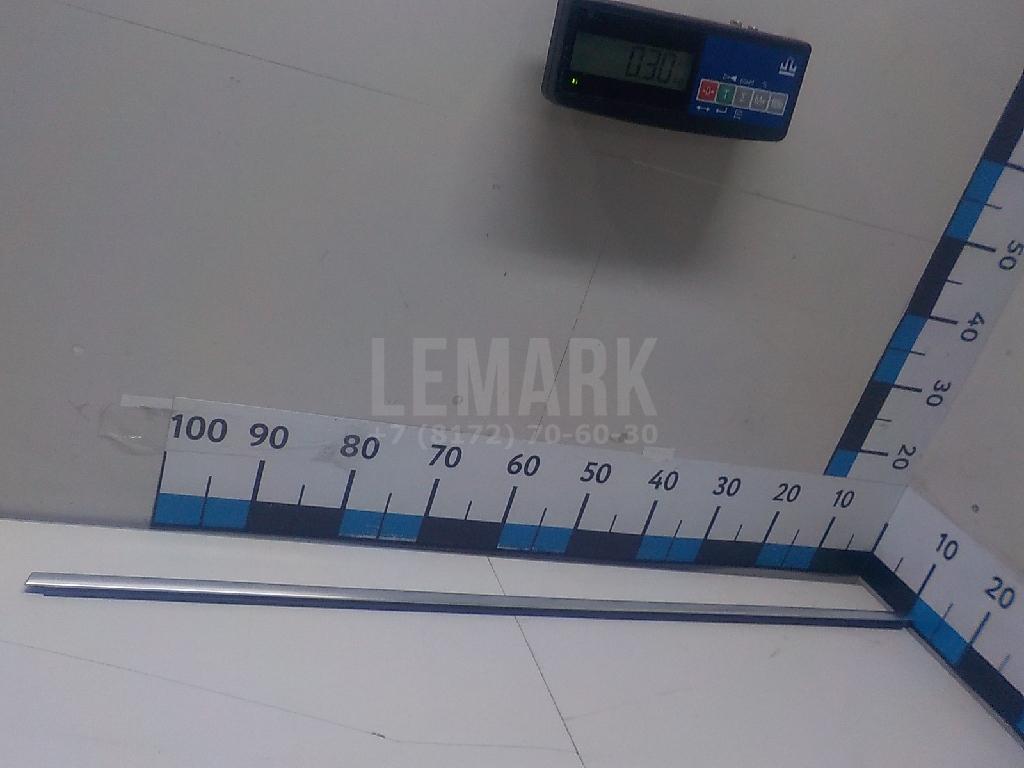 Накладка стекла заднего левого
