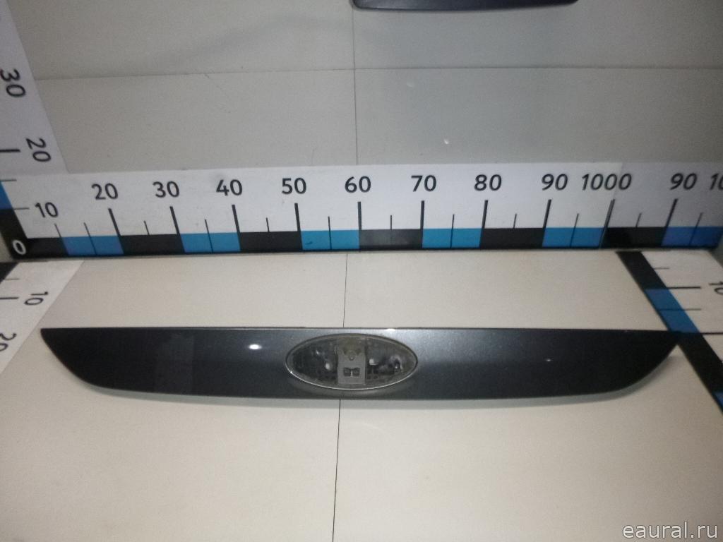 Накладка двери багажника