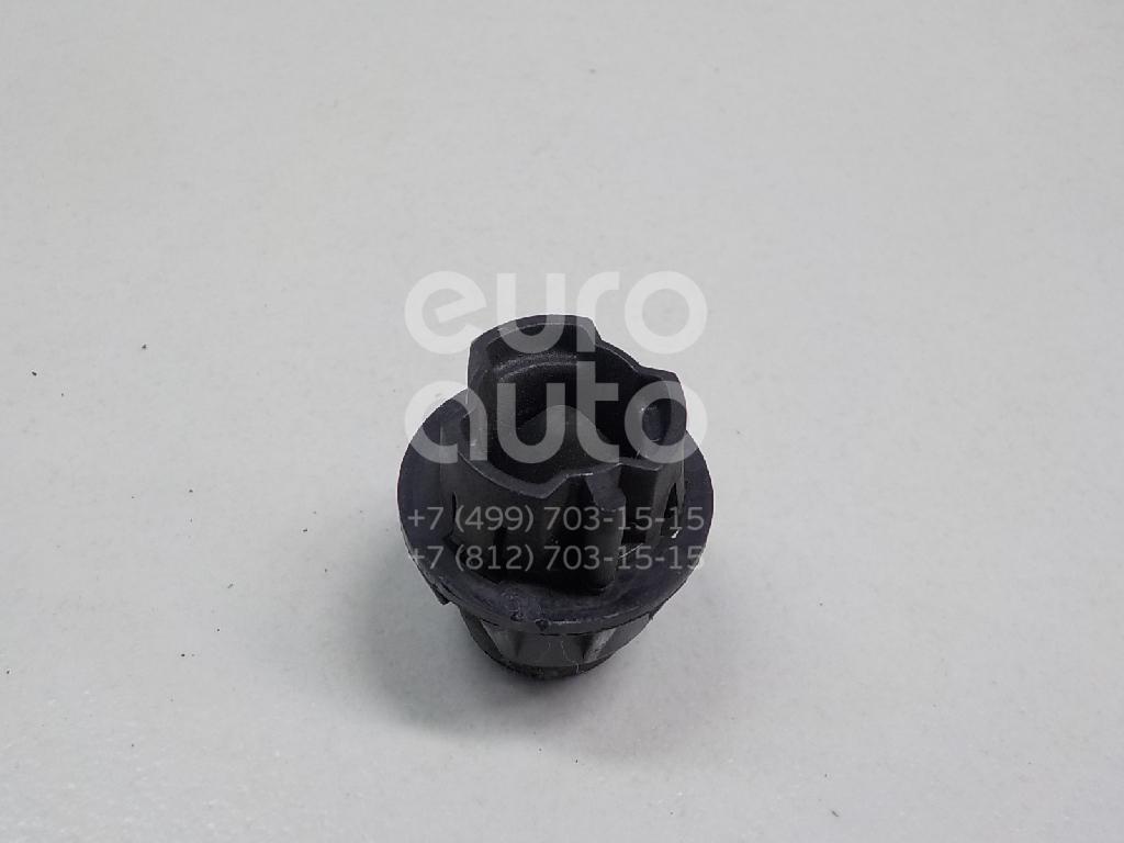 Отбойник багажника рено. 904679207r отбойник крышки багажника Renault Duster. Отбойник крышки багажника для Renault Duster 2021. Отбойник крышки багажника Рено Дастер. Отбойник крышки багажника 2170-72.