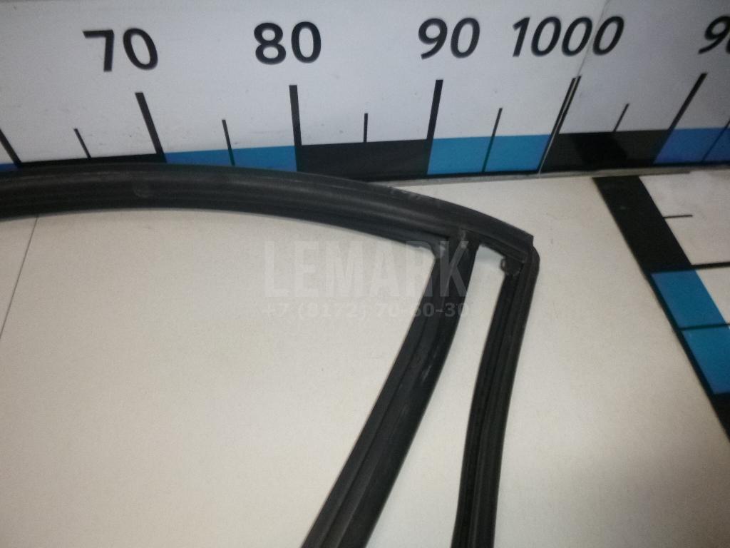 Уплотнитель стекла двери для  BMW 3-serie G20/G21 2018