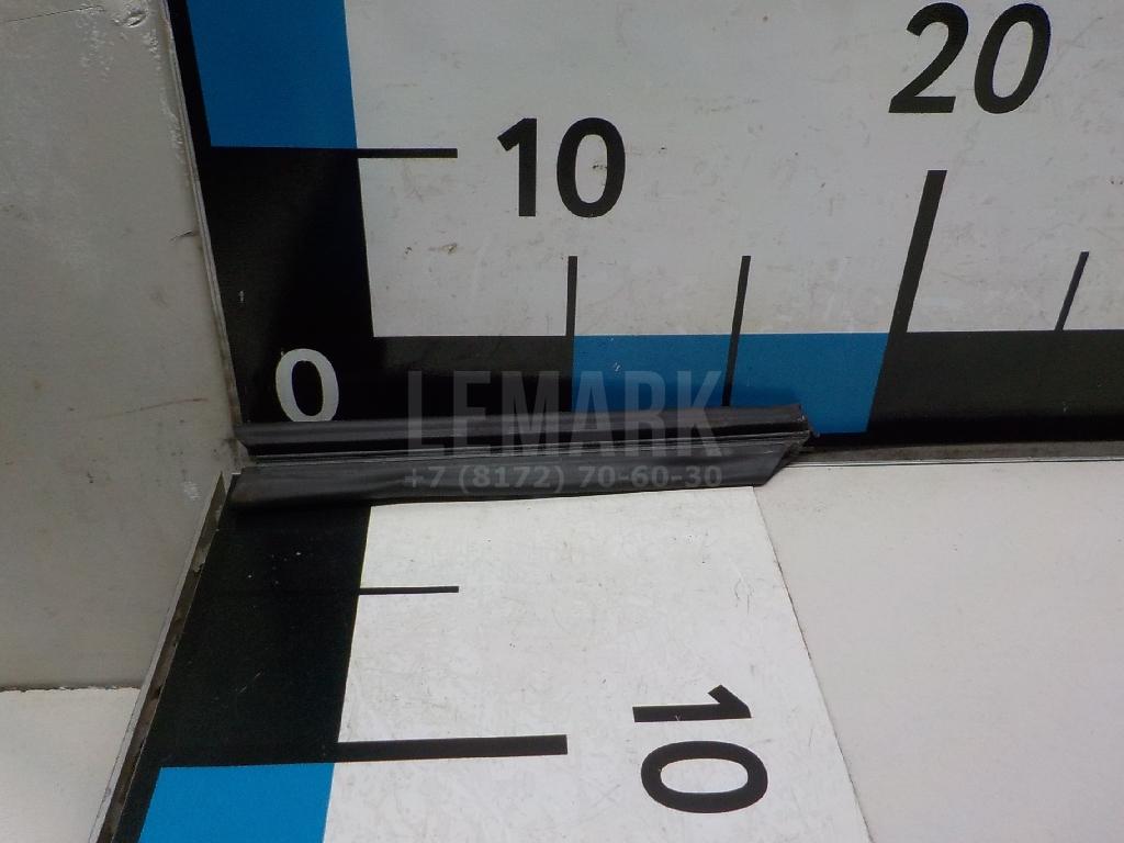 Накладка стекла заднего левого 13124177 GM