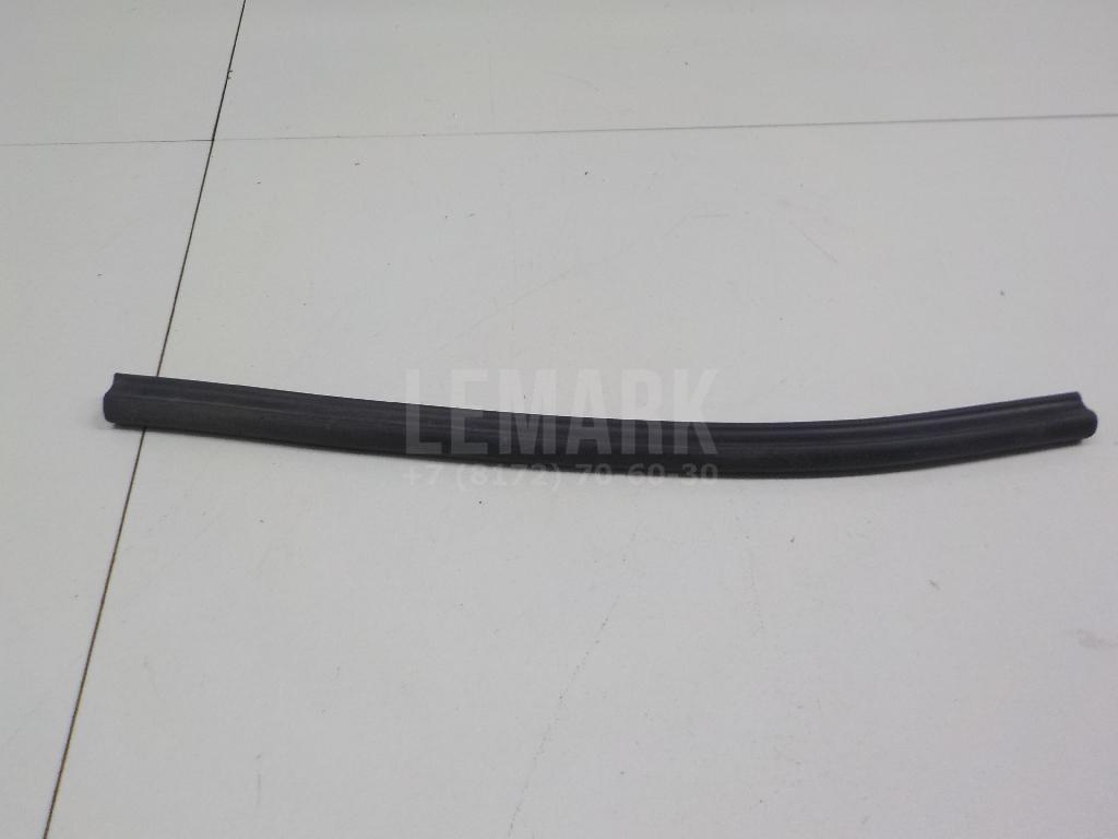 Уплотнитель капота 1T0823708C VAG