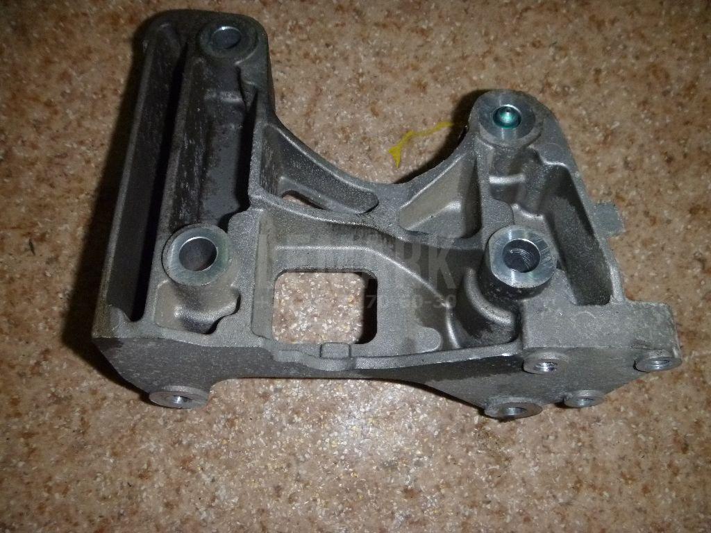Кронштейн генератора 06F903143C VAG