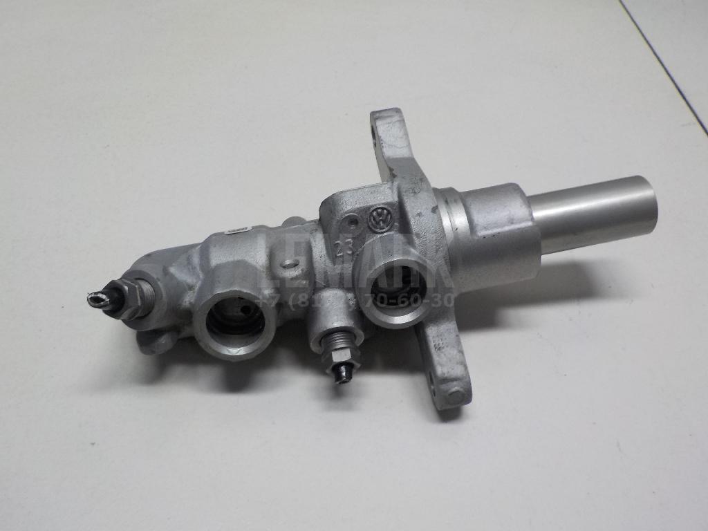Цилиндр тормозной главный 8V2611021B VAG