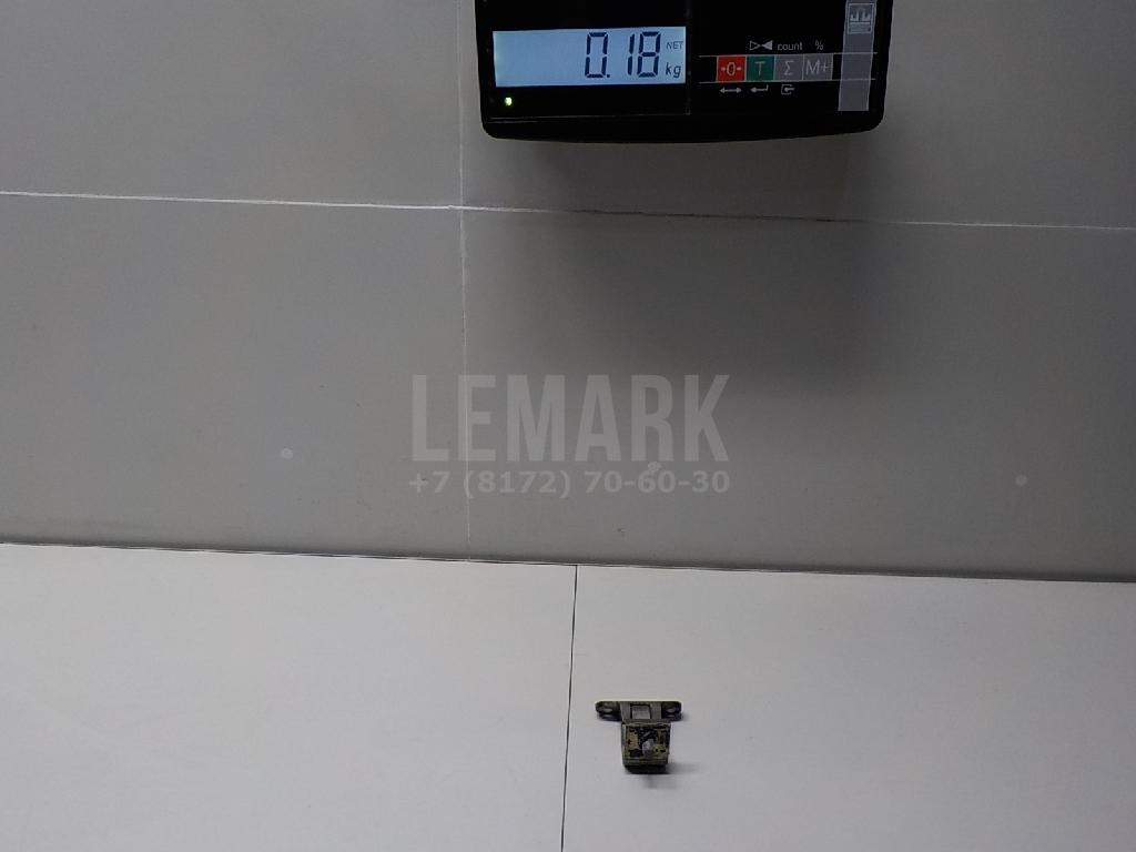 Петля двери багажника 1J9827301 VAG