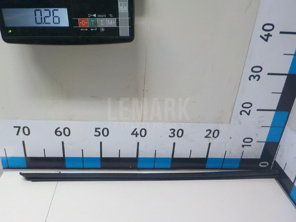 Накладка стекла заднего левого для  Ford Escape EUR 2007-2009