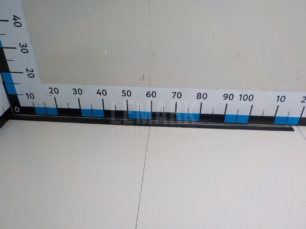Накладка стекла переднего правого 3T0837478A VAG