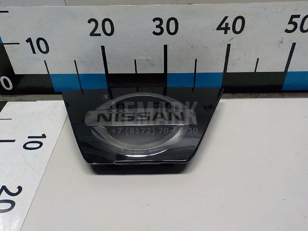 Эмблема 62890HV01A Nissan