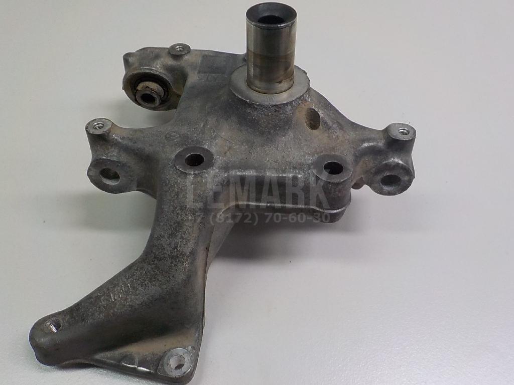 Кулак поворотный задний правый для  Audi V8 1988-1994