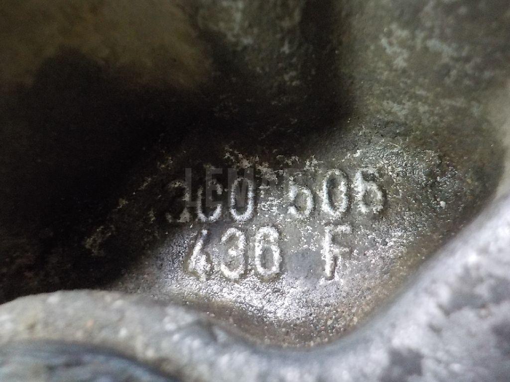 Кулак поворотный задний правый для  Audi V8 1988-1994