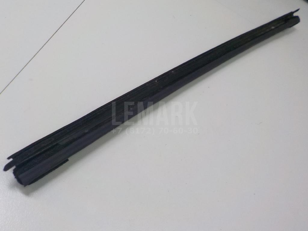 Накладка стекла заднего левого для  Ford Escape EUR 2007-2009