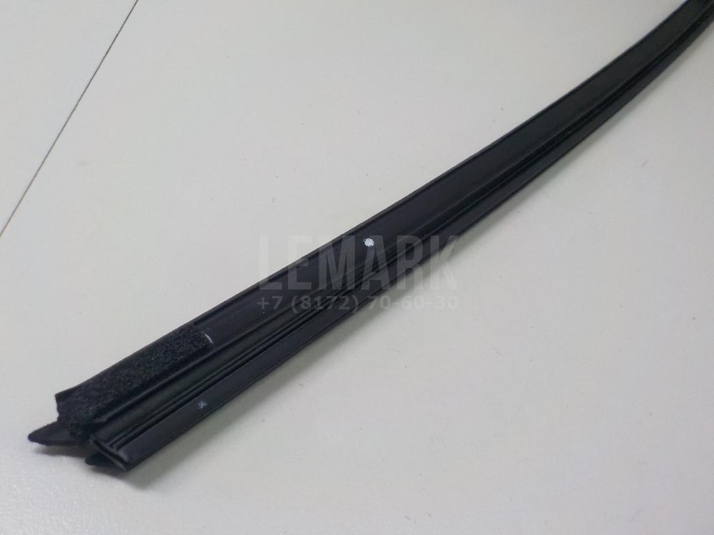 Накладка стекла заднего левого для  Ford Escape EUR 2007-2009