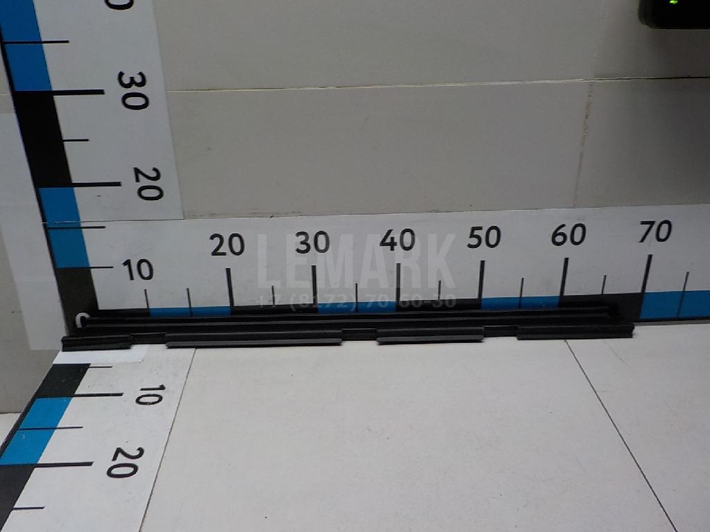 Уплотнитель стекла двери 3B0839472CB41 VAG