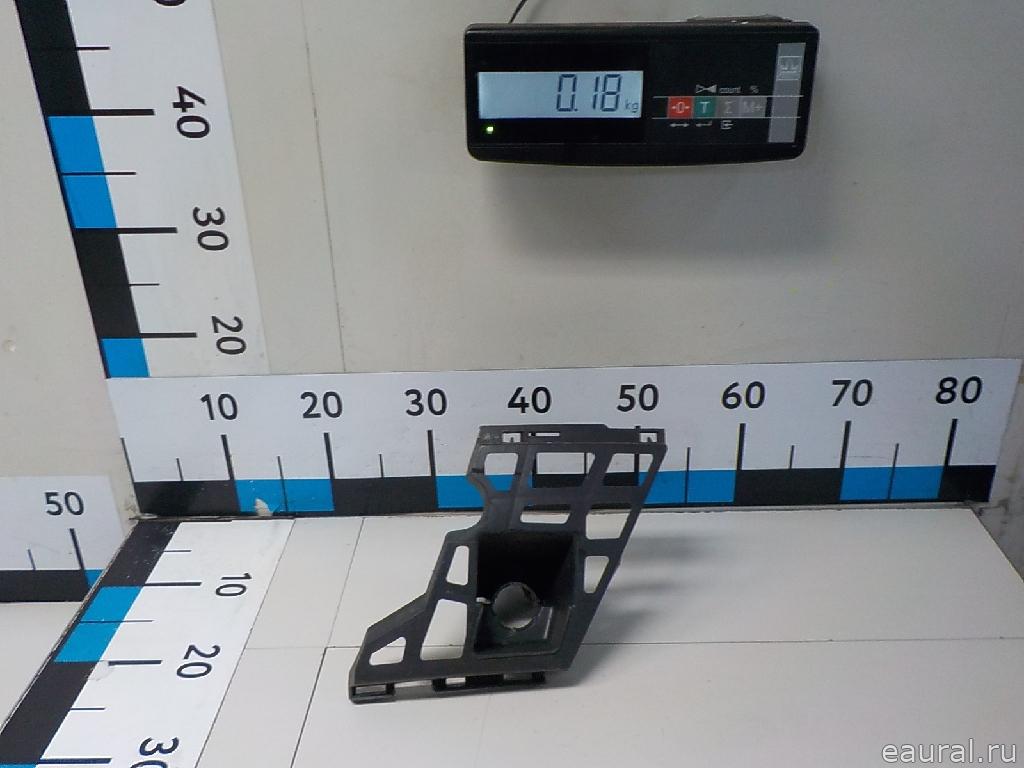 Кронштейн переднего бампера левый