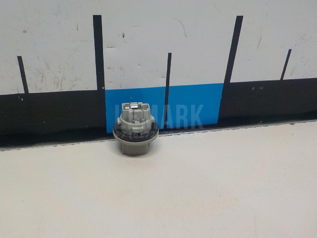Патрон лампы 8151542050 Toyota