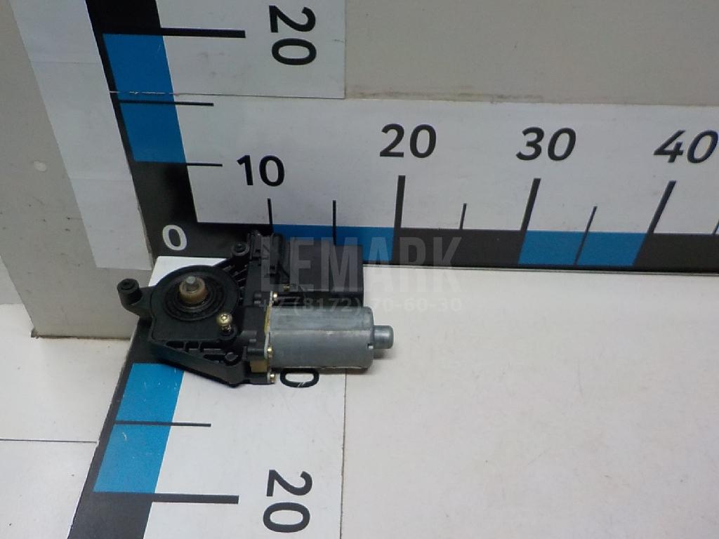 Моторчик стеклоподъемника 0130821696 BOSCH
