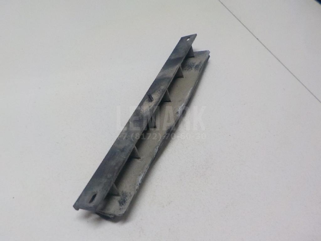 Уплотнитель капота 65810JG000 Nissan